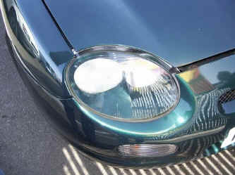 coloured_headlights_2.jpg (92825 bytes)